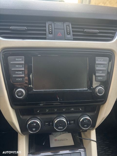 Skoda Octavia Combi Diesel 2.0 TDI Style - 8