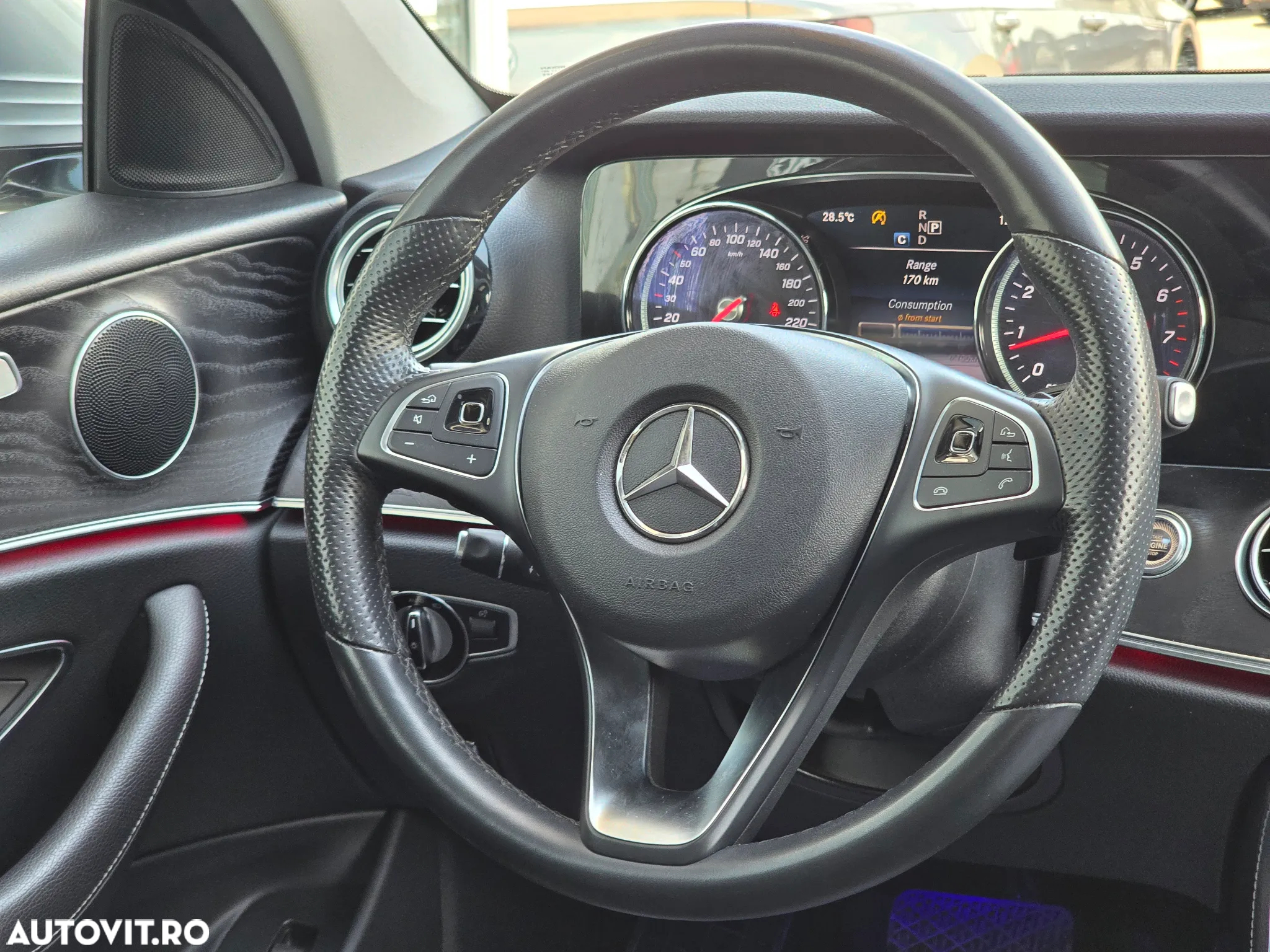 Mercedes-Benz E 200 4Matic 9G-TRONIC - 20