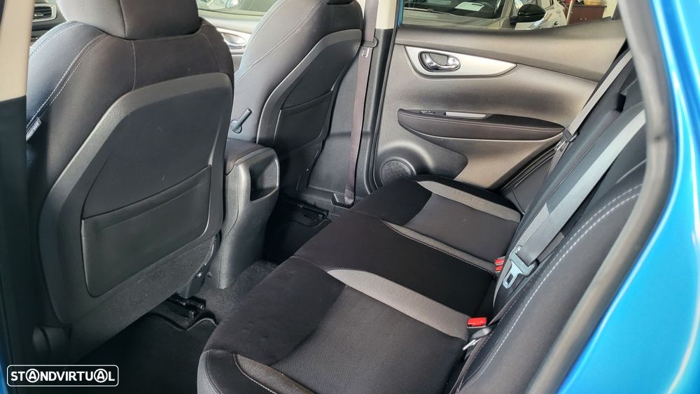 Nissan Qashqai 1.5 dCi N-Connecta J18 - 12