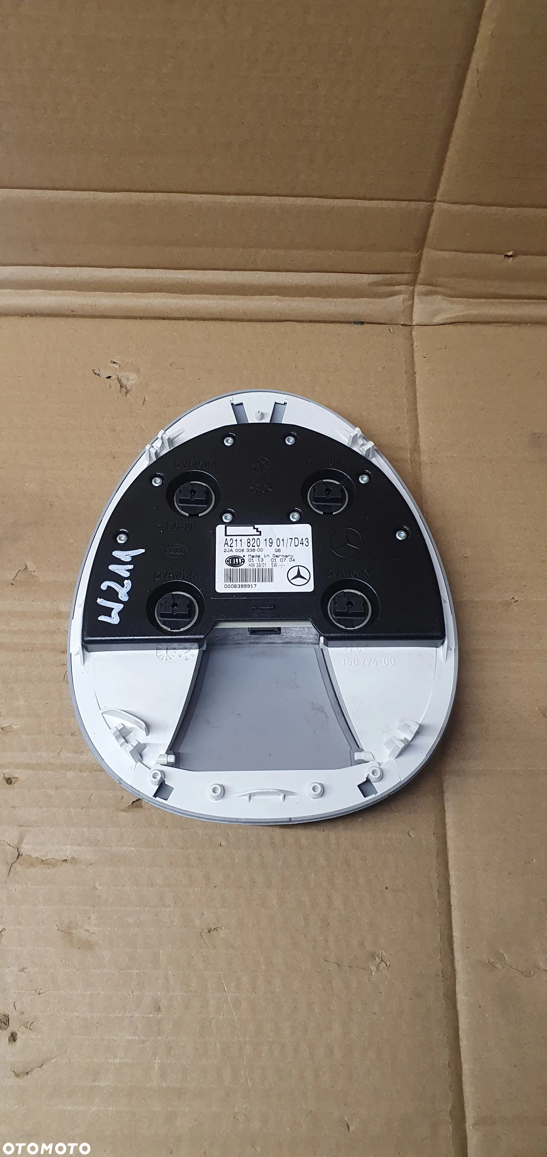 Lampka podsufitki oświetlenie kabiny Mercedes E-Klasa W211 A2118201901 - 5