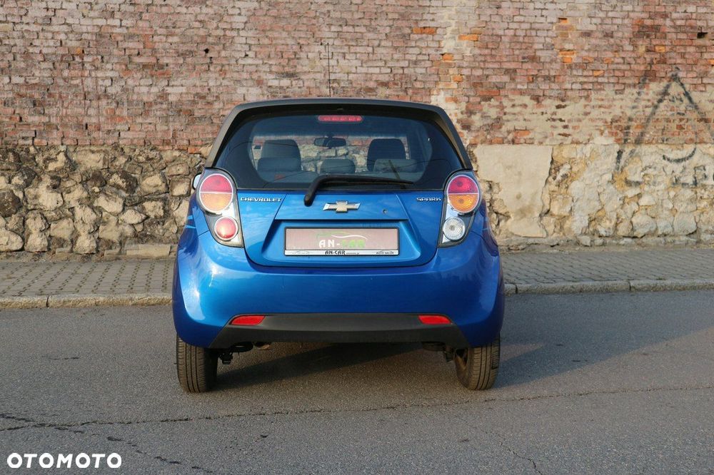 Chevrolet Spark 1.0 Base - 22