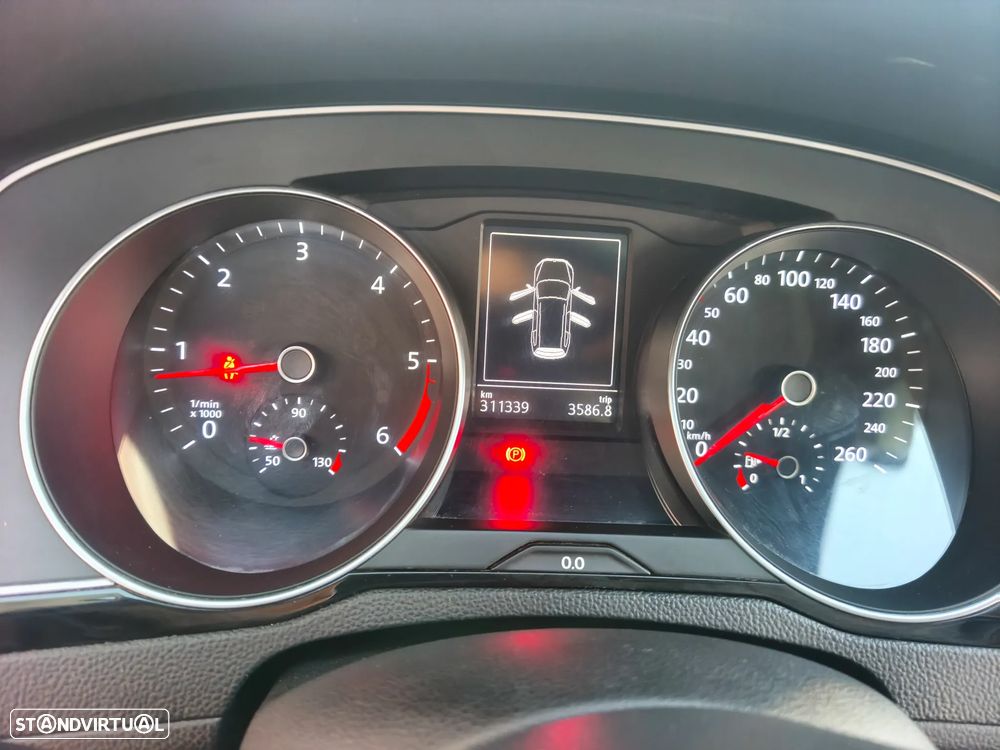 VW Passat Variant 1.6 TDI BlueMotion - 5