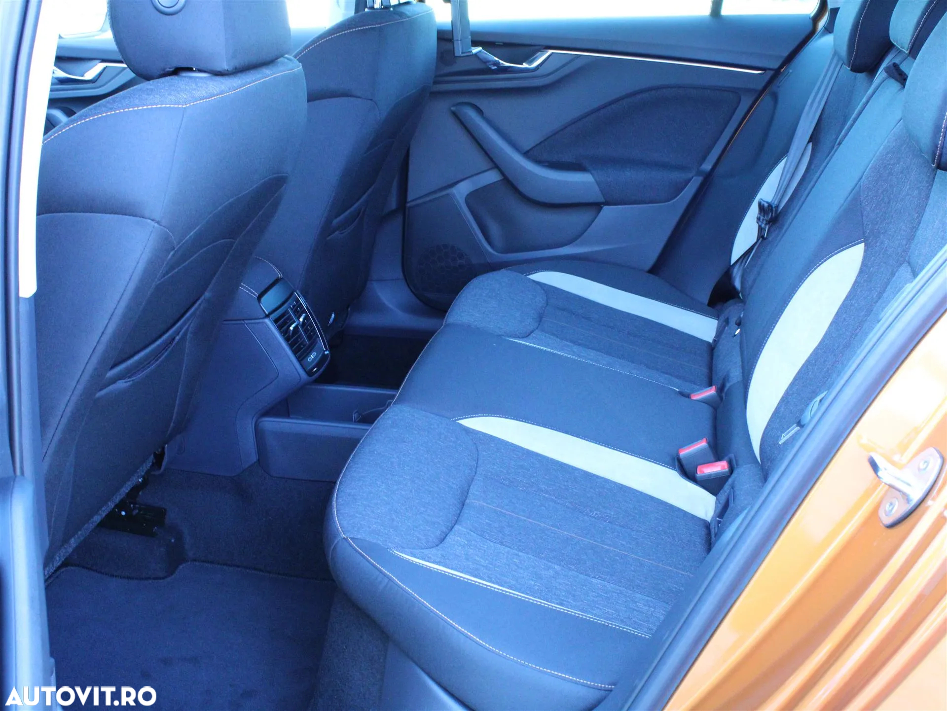 Skoda Kamiq 1.0 TSI DSG Selection - 11