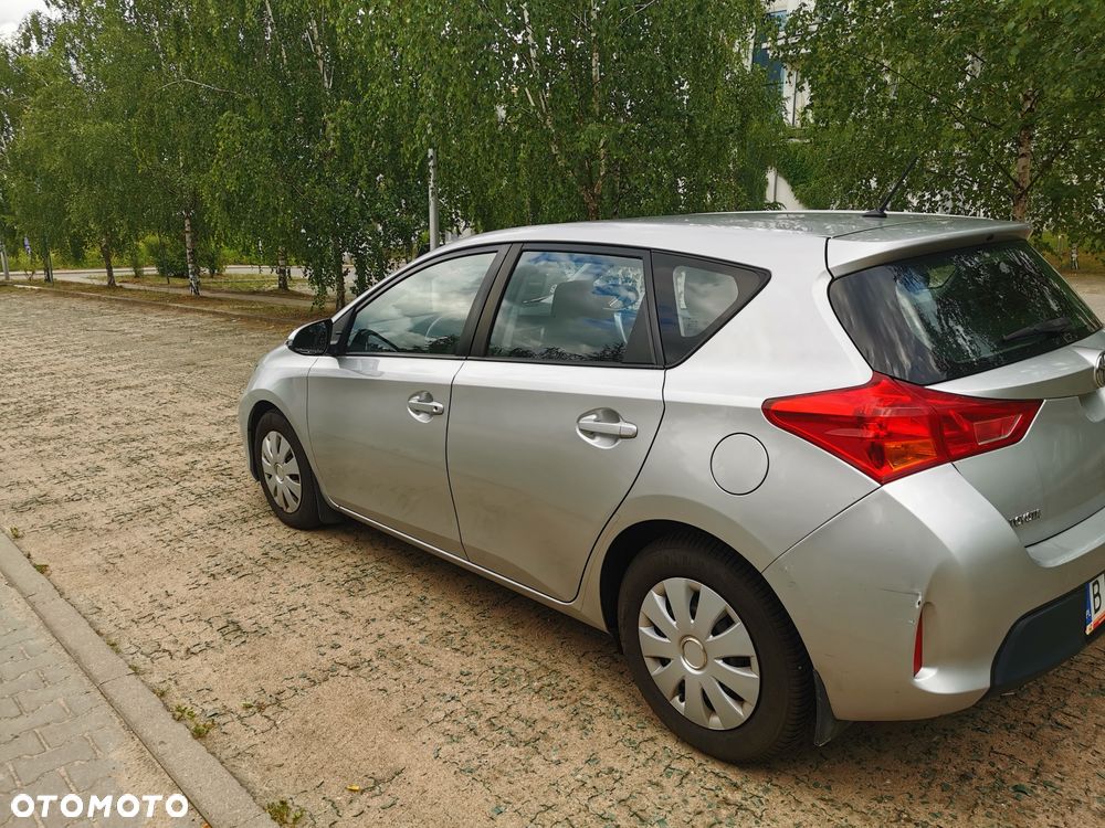 Toyota Auris - 5