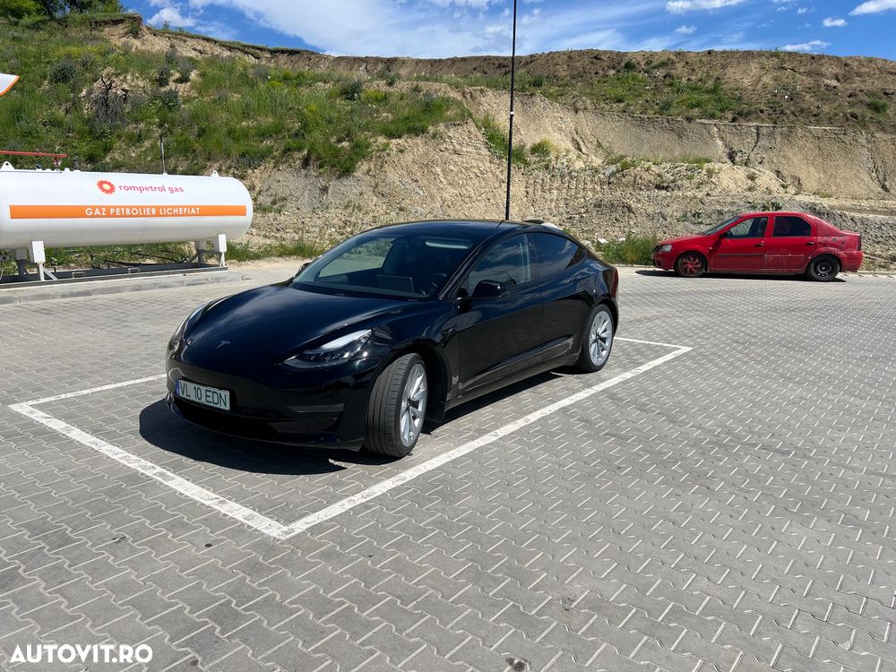Tesla Model 3 Long Range - 3