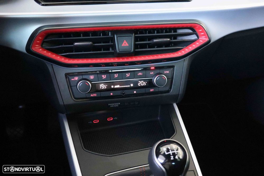 SEAT Arona 1.0 TSI FR — fotografia 28