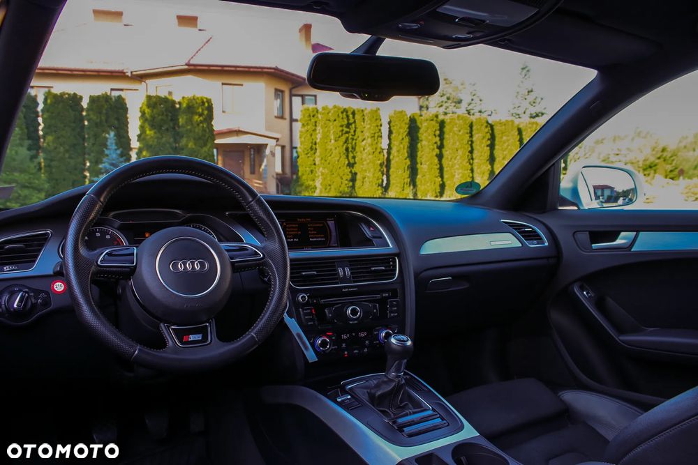 Audi A4 Avant 2.0 TFSI quattro S line Sportpaket - 29