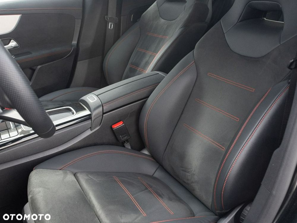 Mercedes-Benz CLA 200 mHEV AMG Line 7G-DCT - 12