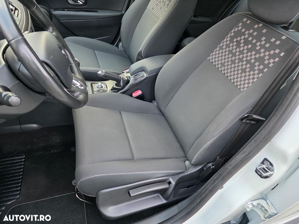 Renault Megane dCi 110 FAP Paris Business - 16