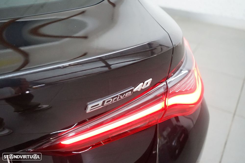 BMW i4 eDrive40 Desportiva M - 17