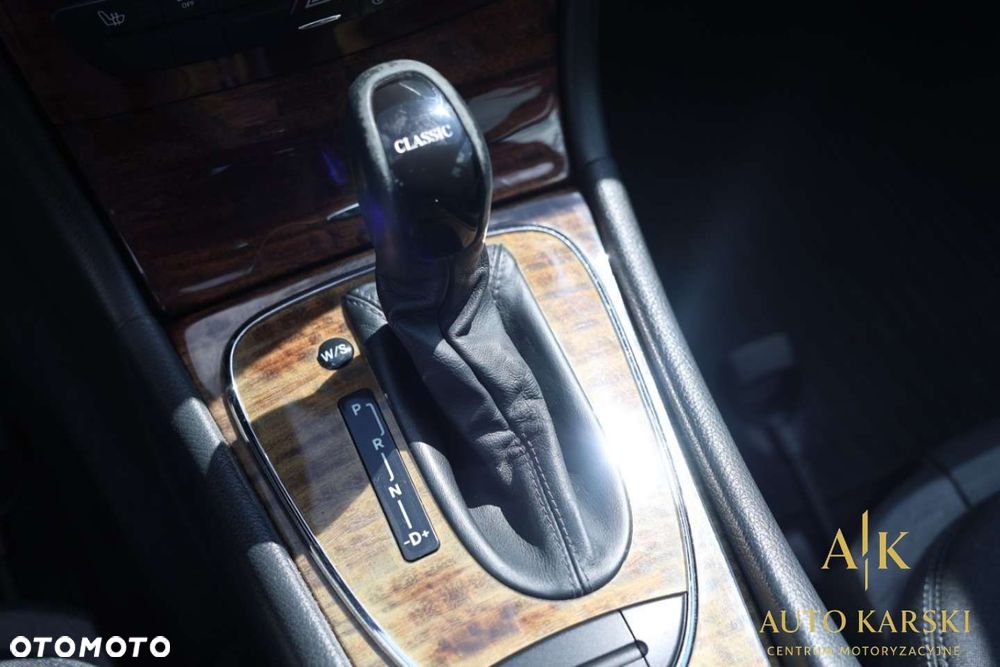 Mercedes-Benz Klasa E - 27