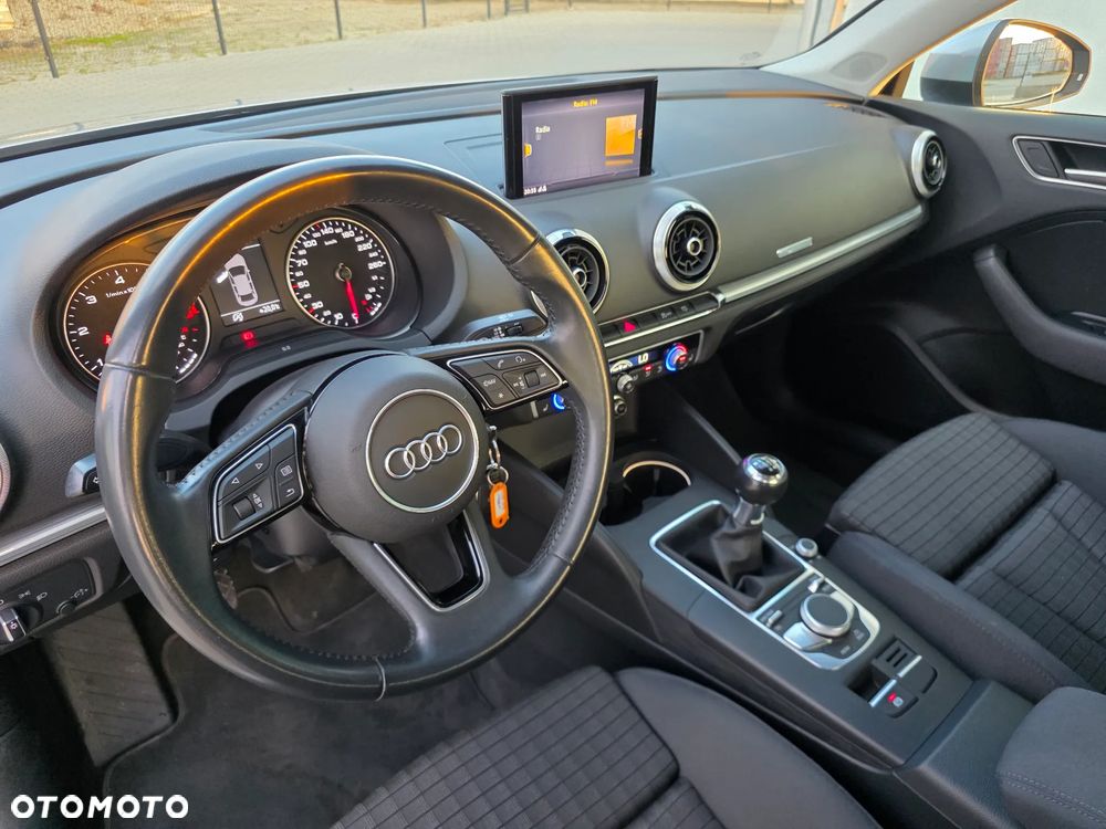 Audi A3 Limousine 1.6 TDI design - 14