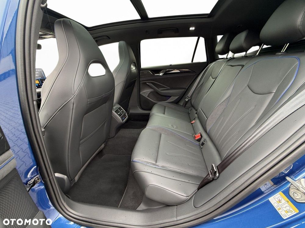 Volkswagen Passat Variant - 25
