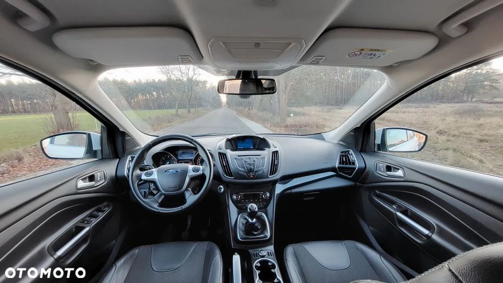 Ford Kuga 2.0 TDCi 2x4 Titanium - 20