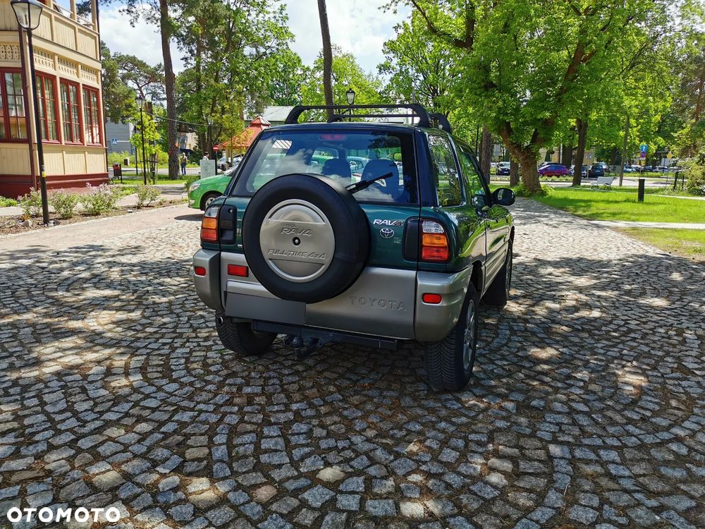 Toyota RAV4 - 7