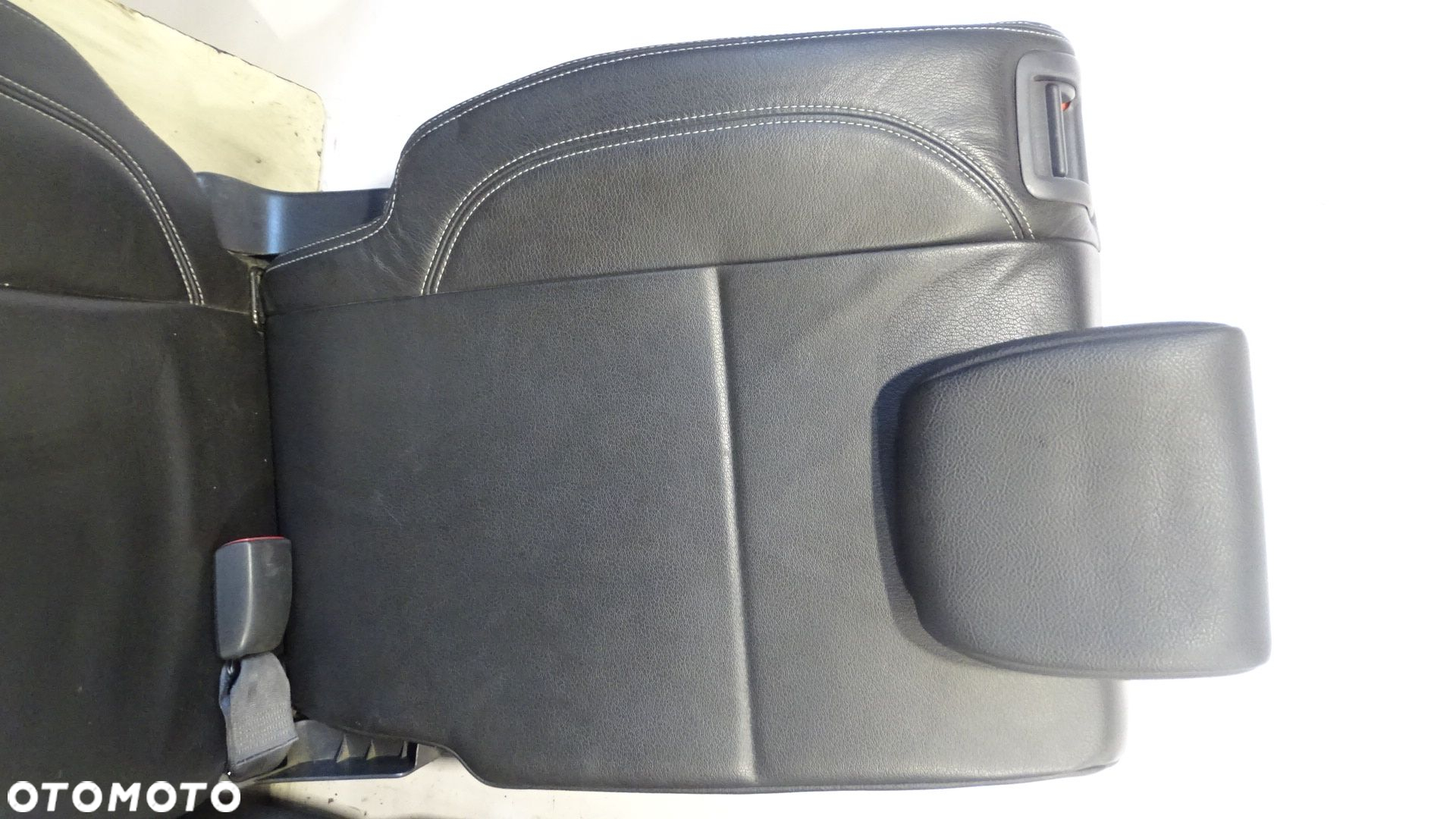 FOTELE KOMPLET SKÓRA FIAT SEDICI 1.9 - 8