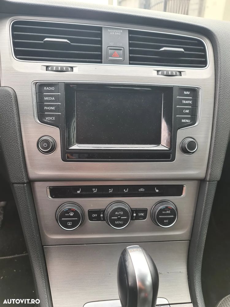 Volkswagen Golf 1.6 BlueTDI DSG Comfortline - 12