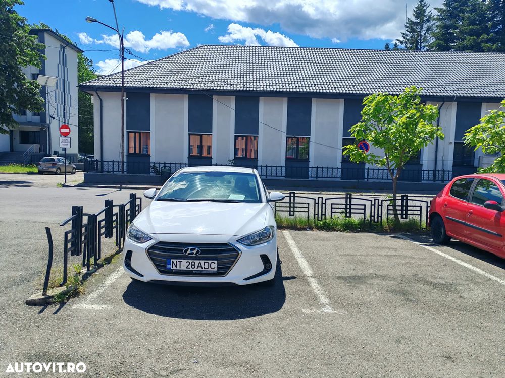 Hyundai Elantra 1.6 MPi Highway - 2