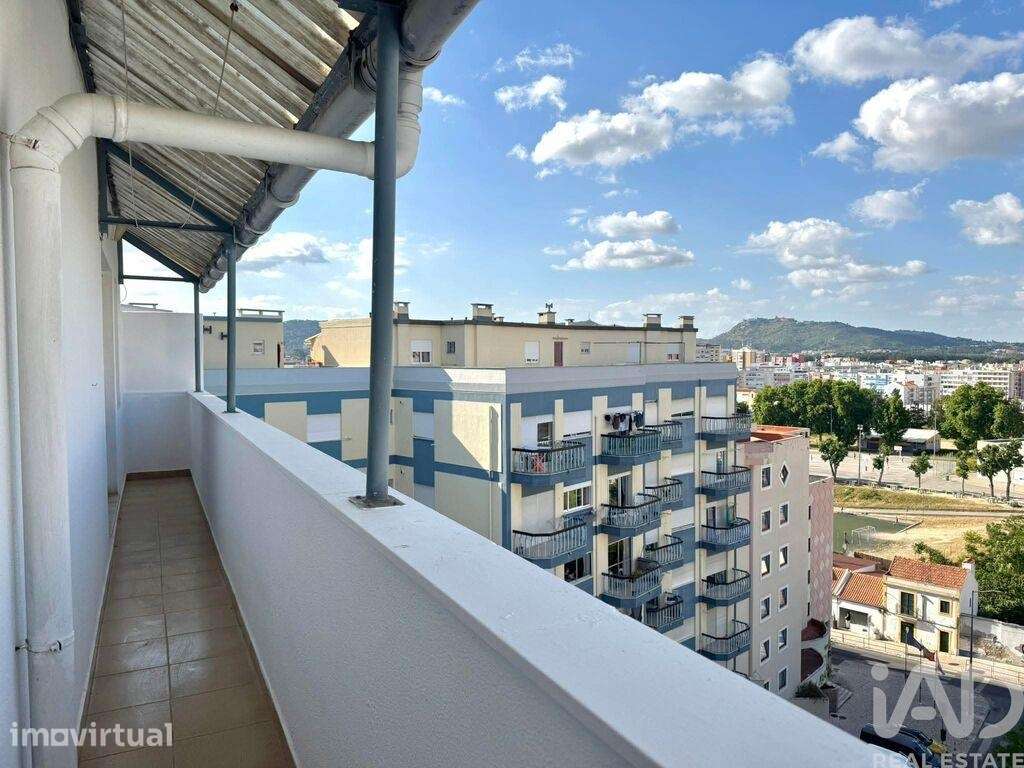 Apartamento T2 em São Sebastião de 90 m2 - Grande imagem: 2/11