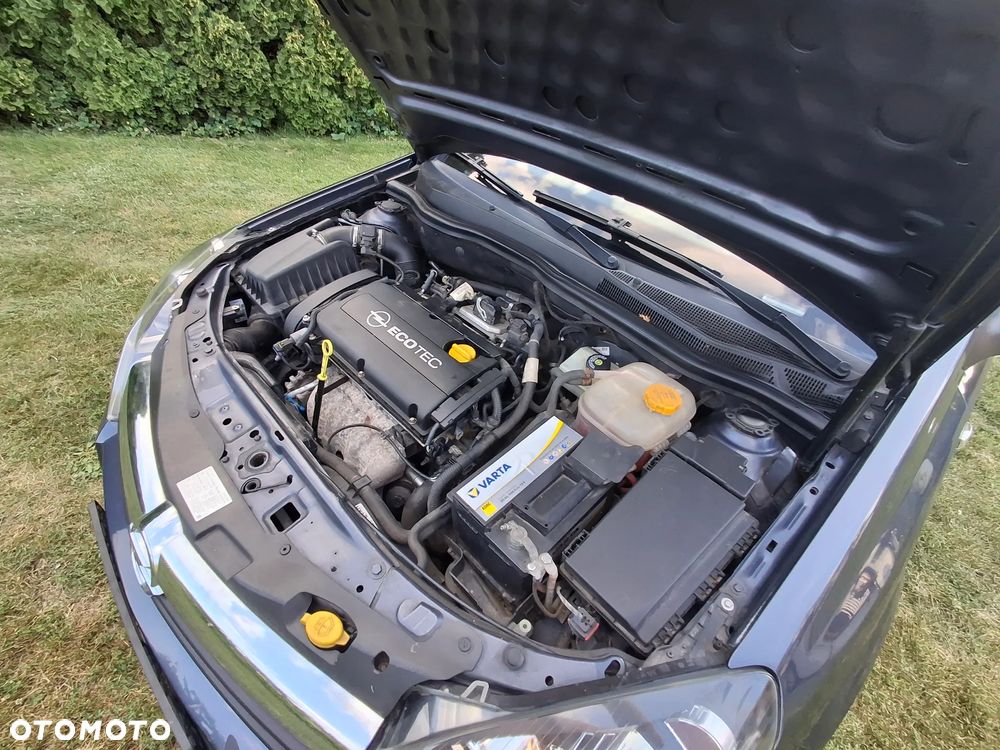 Opel Astra 1.8 Caravan Cosmo - 16