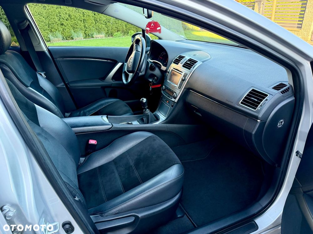 Toyota Avensis 1.8 Executive - 23