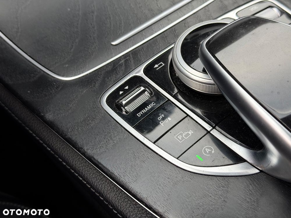 Mercedes-Benz Klasa E 220 d 4Matic 9G-TRONIC AMG Line - 14