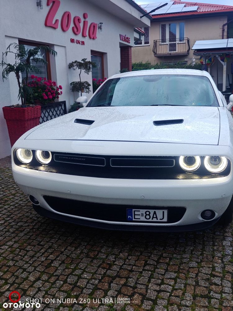 Dodge Challenger - 2