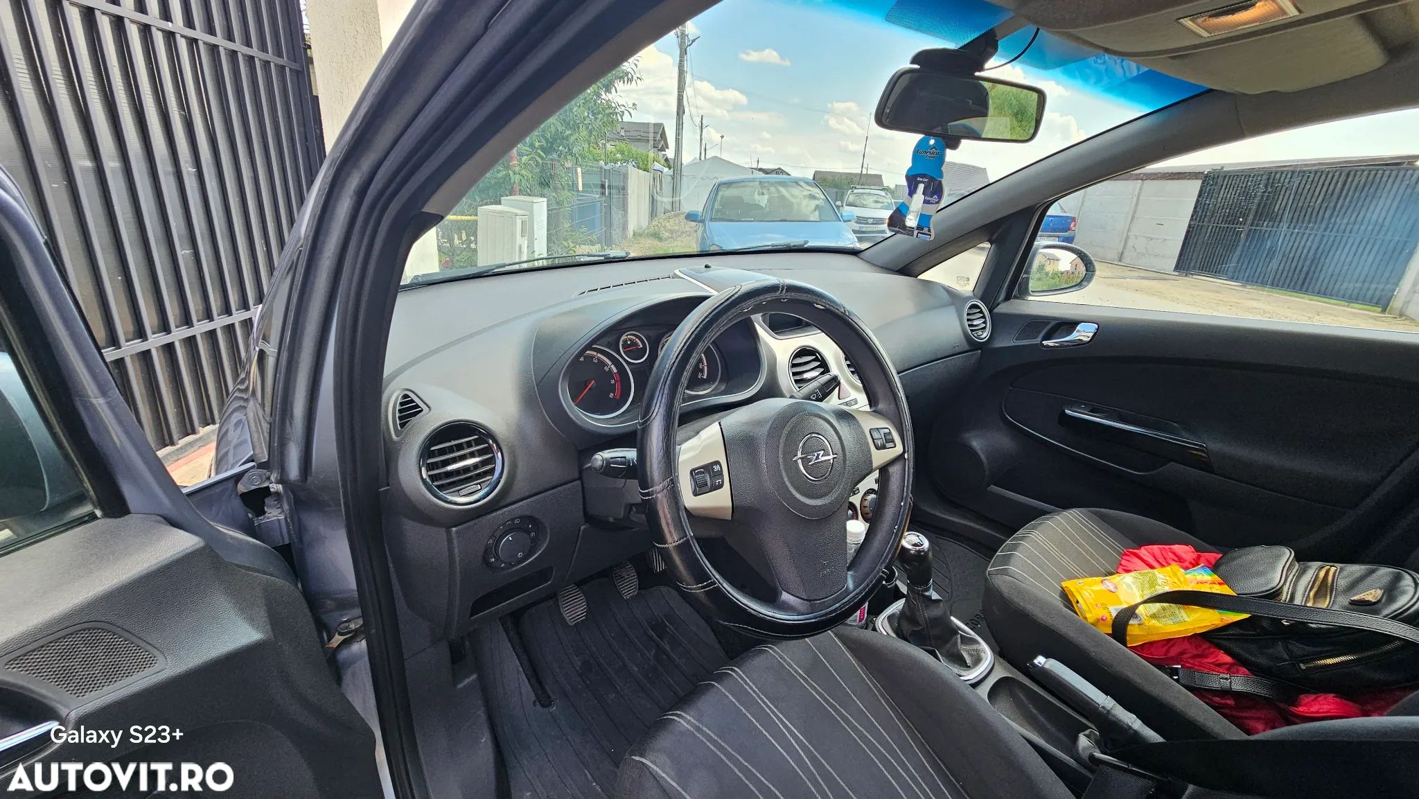 Opel Corsa 1.2i Enjoy - 1