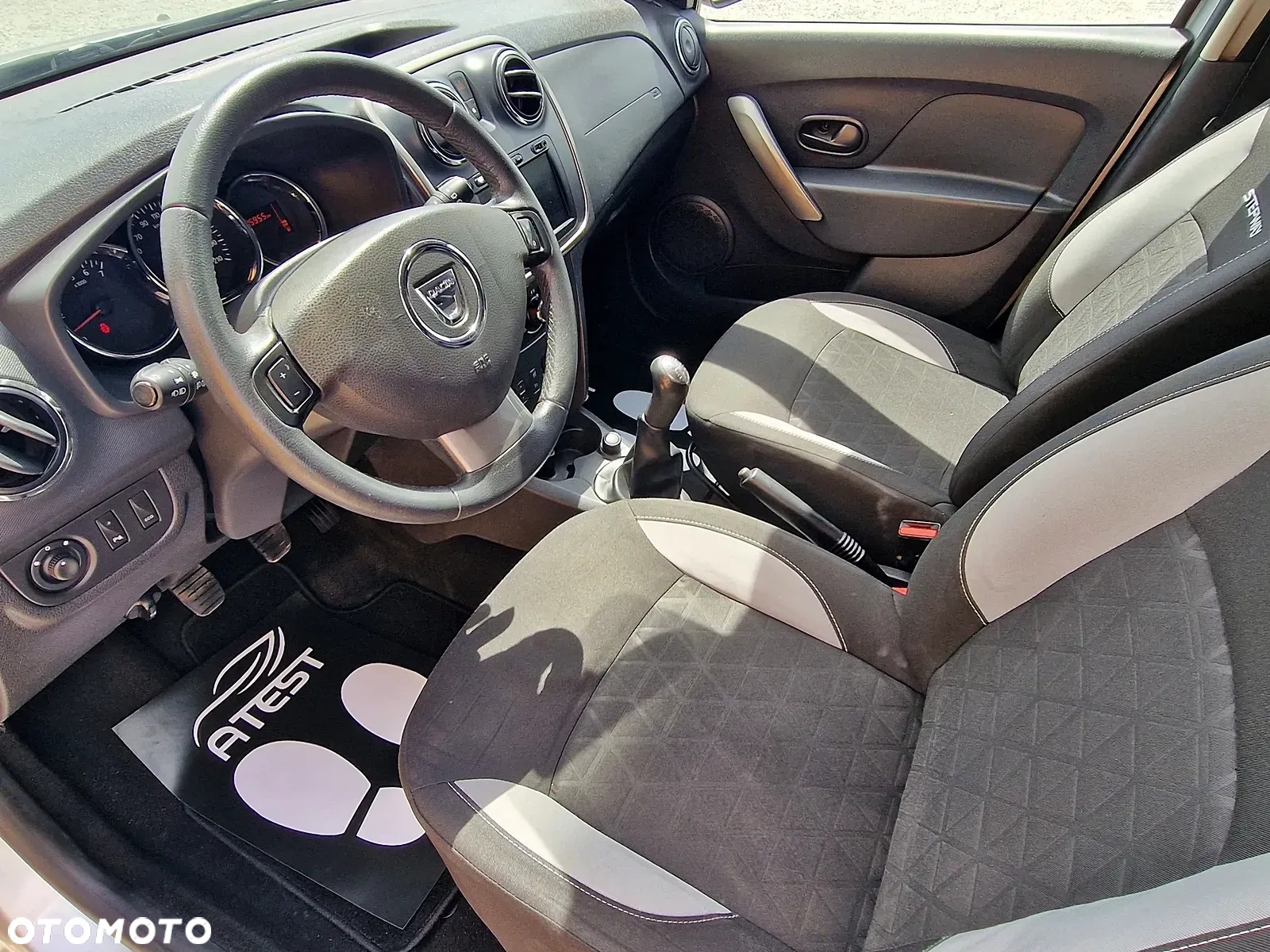 Dacia Sandero 1.5 dCi Celebration - 8