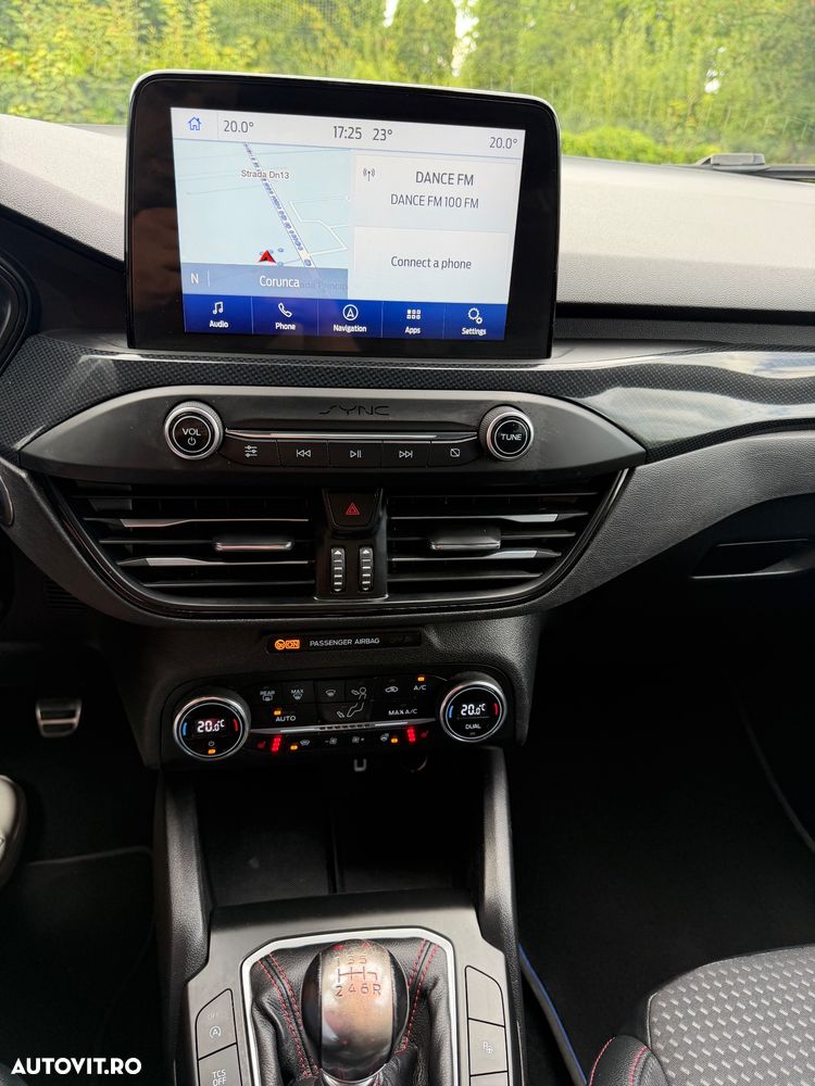Ford Focus 1.0 EcoBoost Start-Stopp-System ST-LINE STYLE - 39