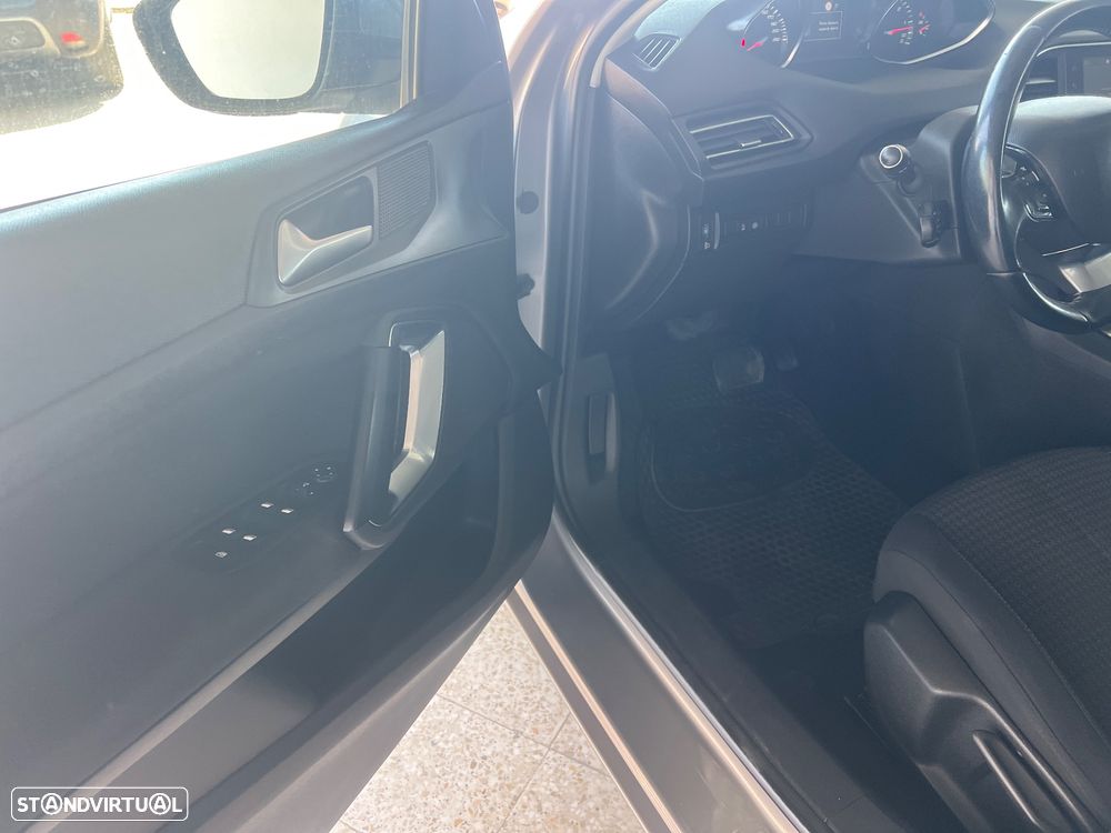 Peugeot 308 SW BlueHDi 120 EAT6 Stop & Start Allure - 14