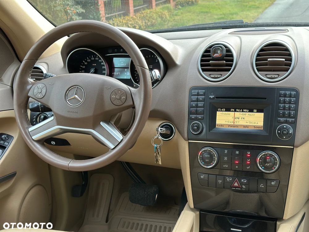 Mercedes-Benz ML 300 CDI 4Matic 7G-TRONIC DPF BlueEFFICIENCY - 26