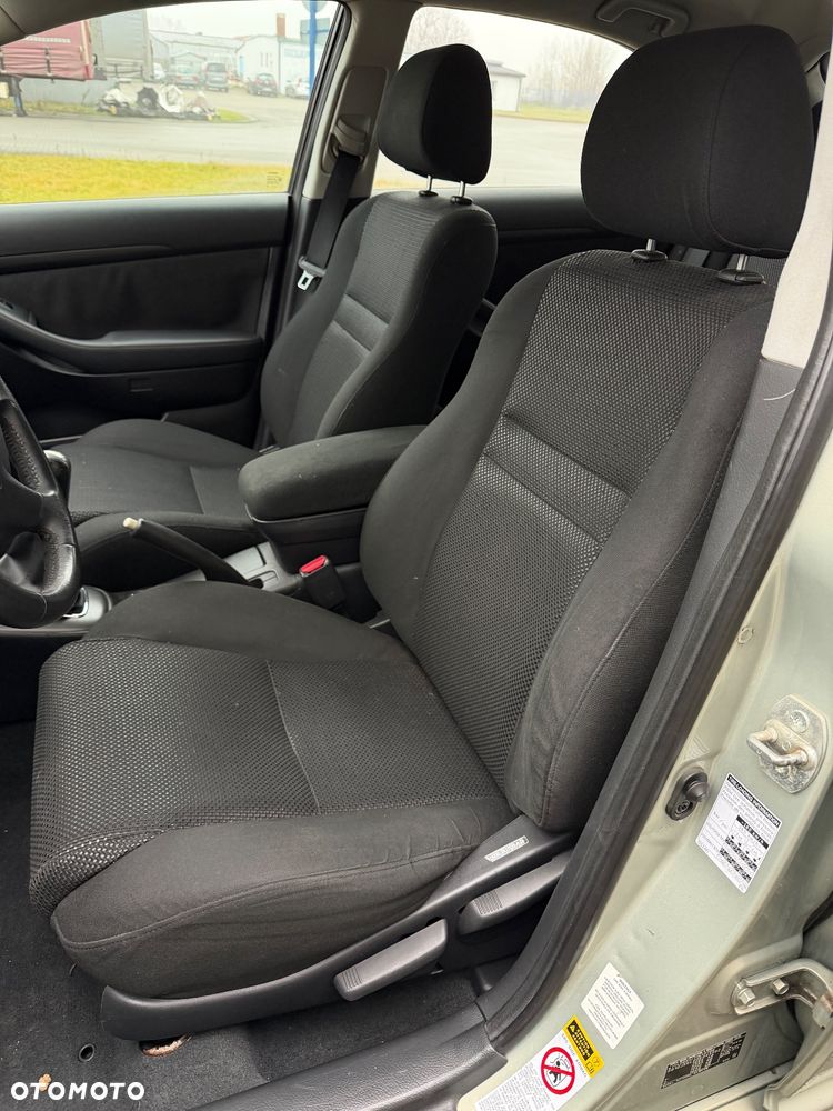 Toyota Avensis 2.0 VVT-i Team - 2