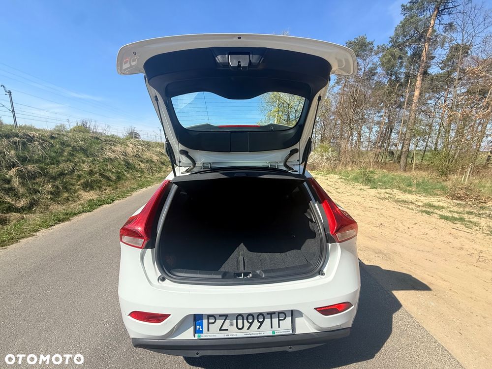 Volvo V40 D2 Drive-E Momentum - 10