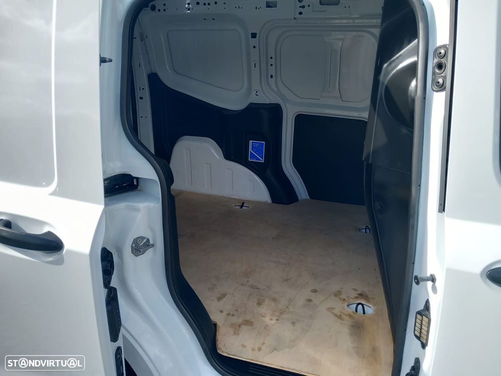 Ford Transit Courier - 15