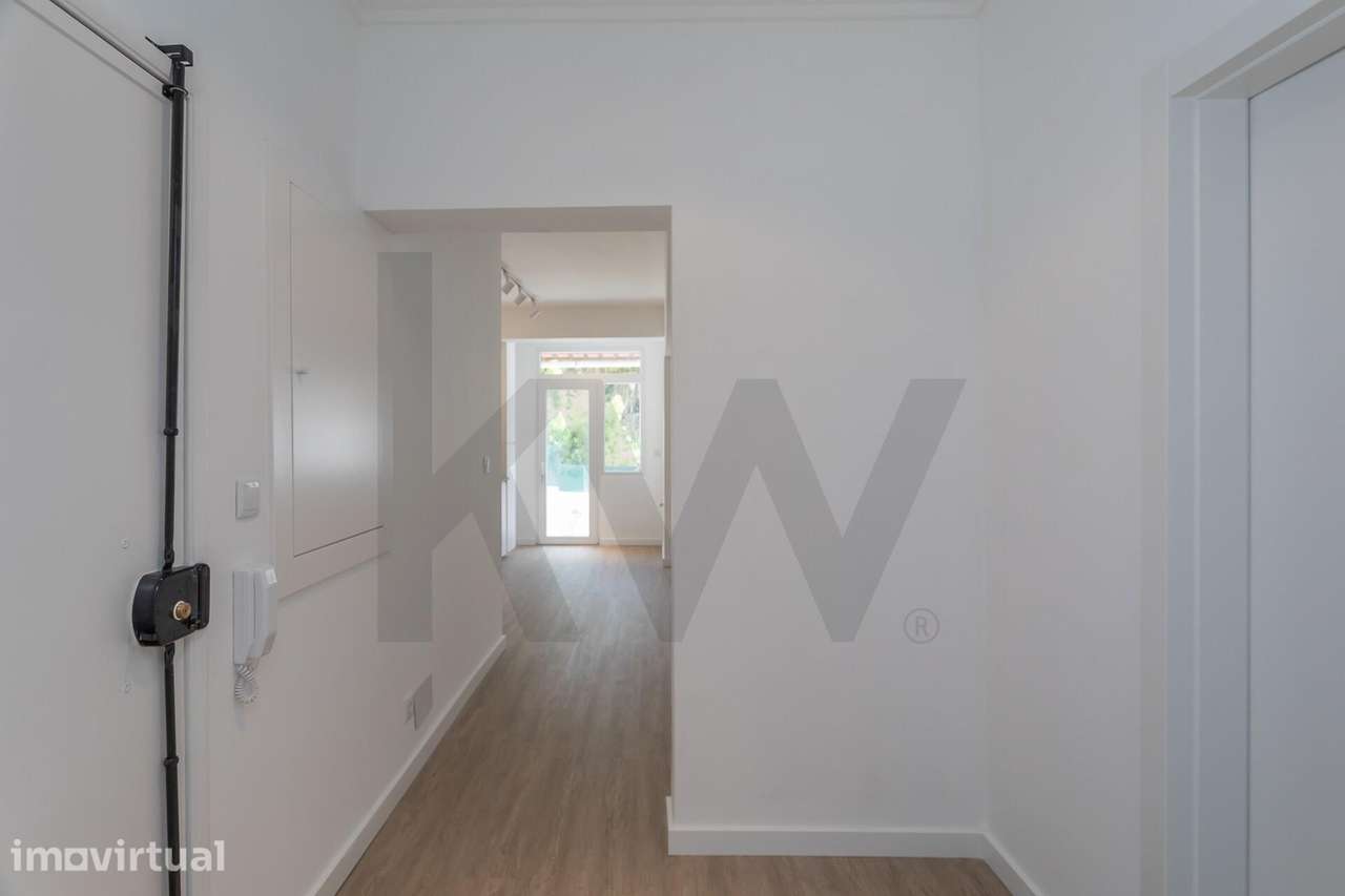 T1 com Jardim Privativo | Totalmente Remodelado | Cruz Quebrada-Dafund - Grande imagem: 3/29