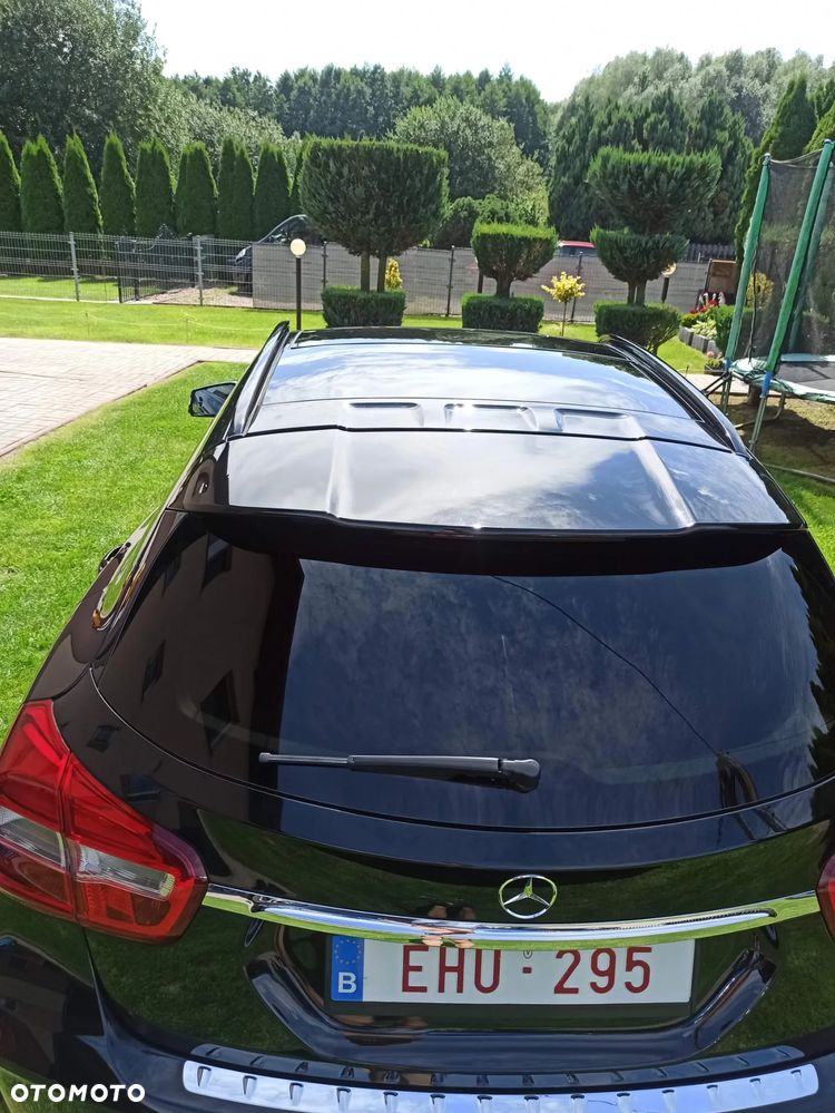 Mercedes-Benz GLA 180 - 13