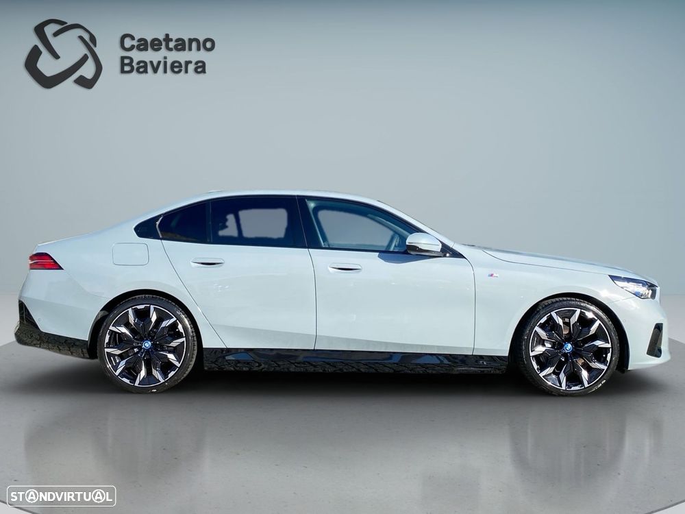 BMW i5 eDrive40 - 35