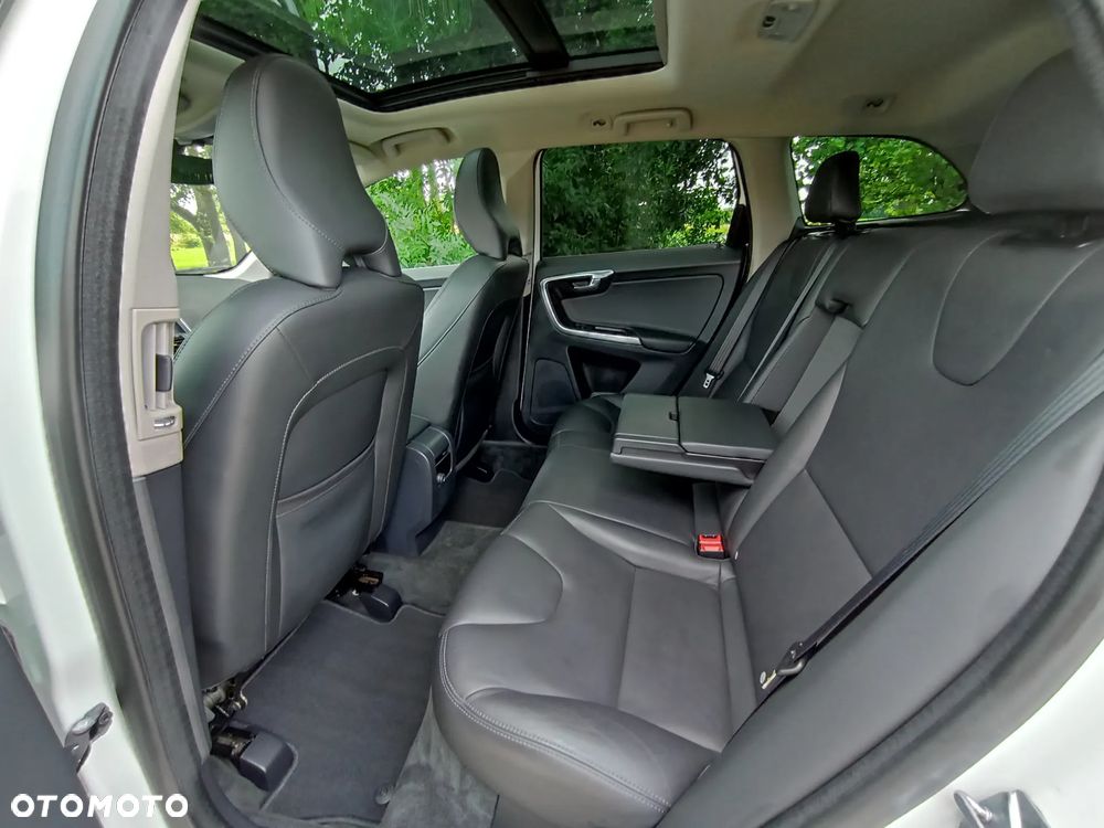 Volvo XC 60 - 24