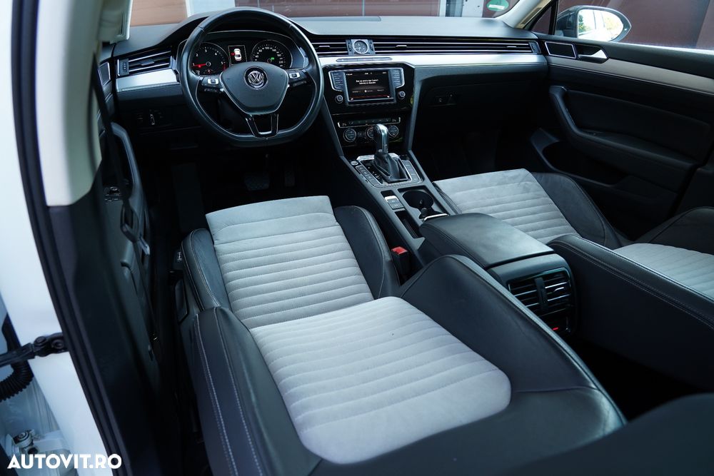 Volkswagen Passat 2.0 TDI SCR 4Motion DSG Highline - 10