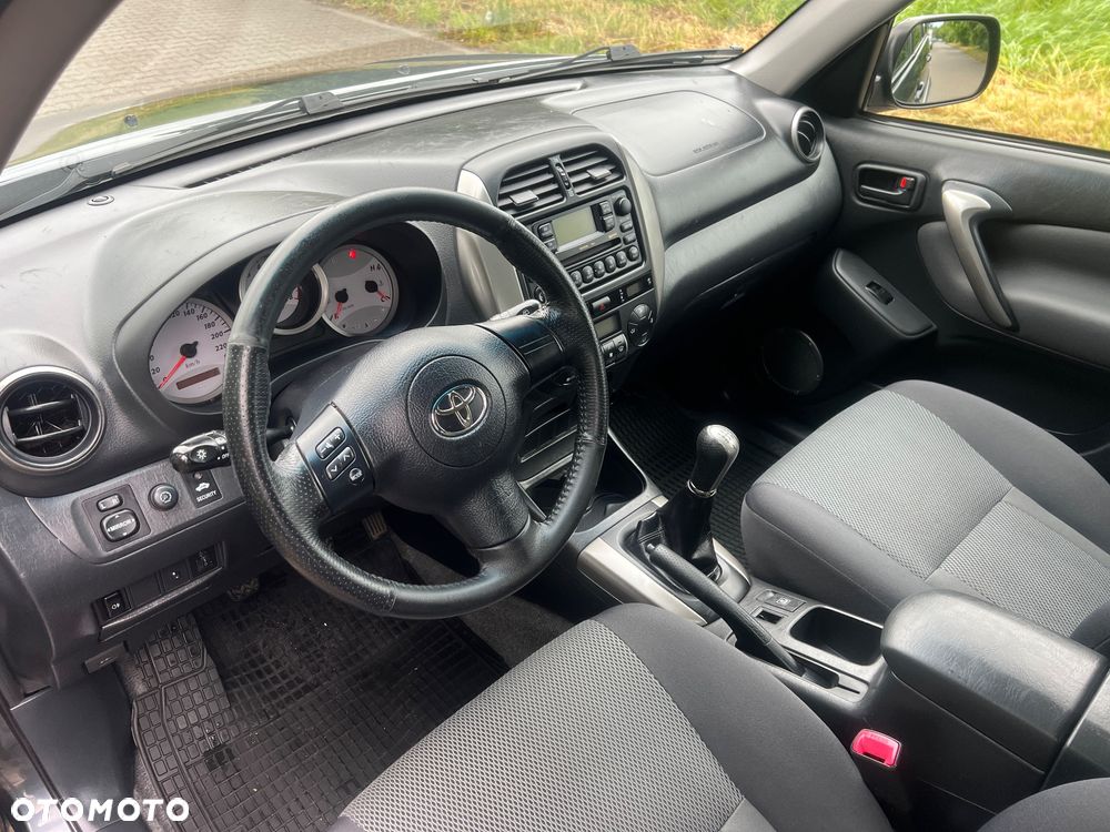 Toyota RAV4 - 22