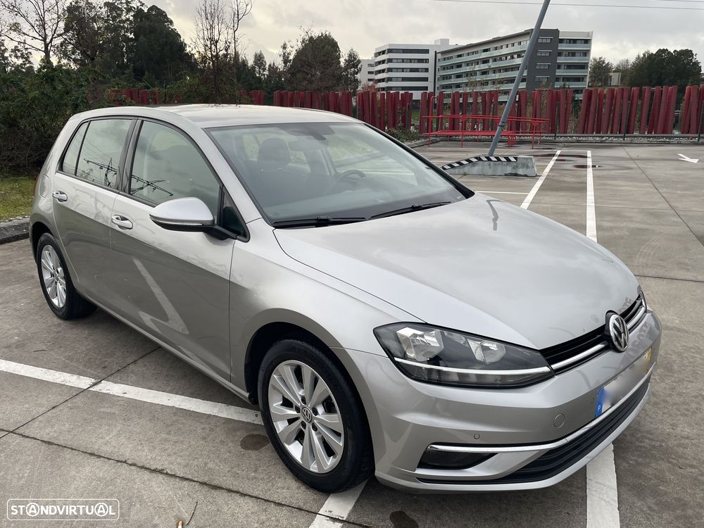 VW Golf 1.6 TDI Confortline - 23
