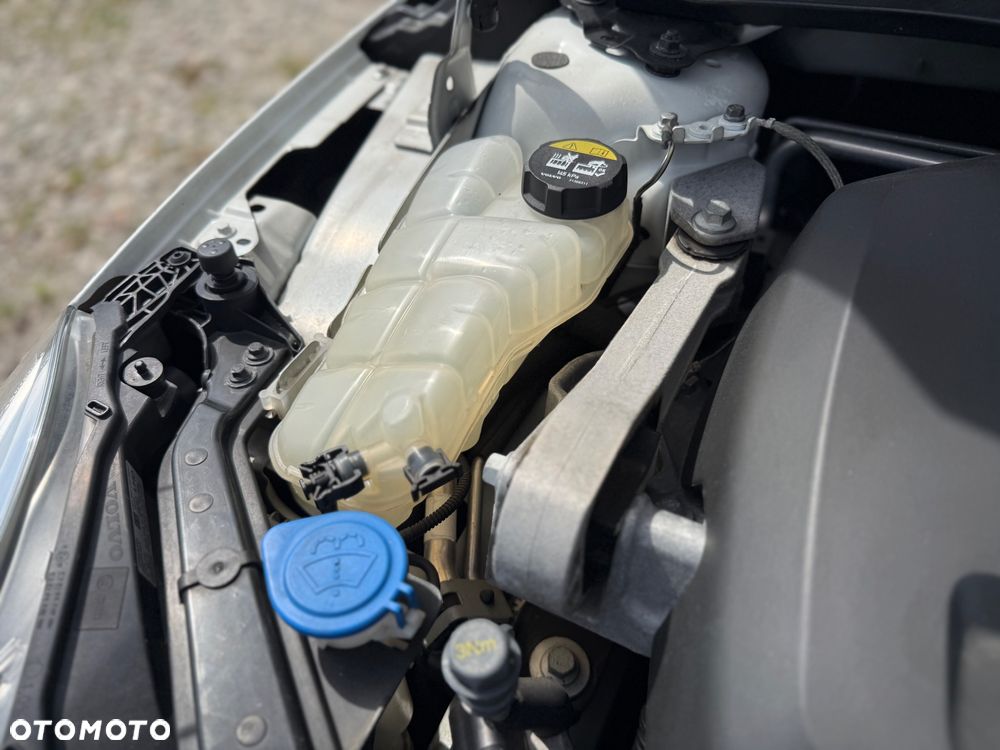 Volvo V40 T2 Geartronic RDesign - 16