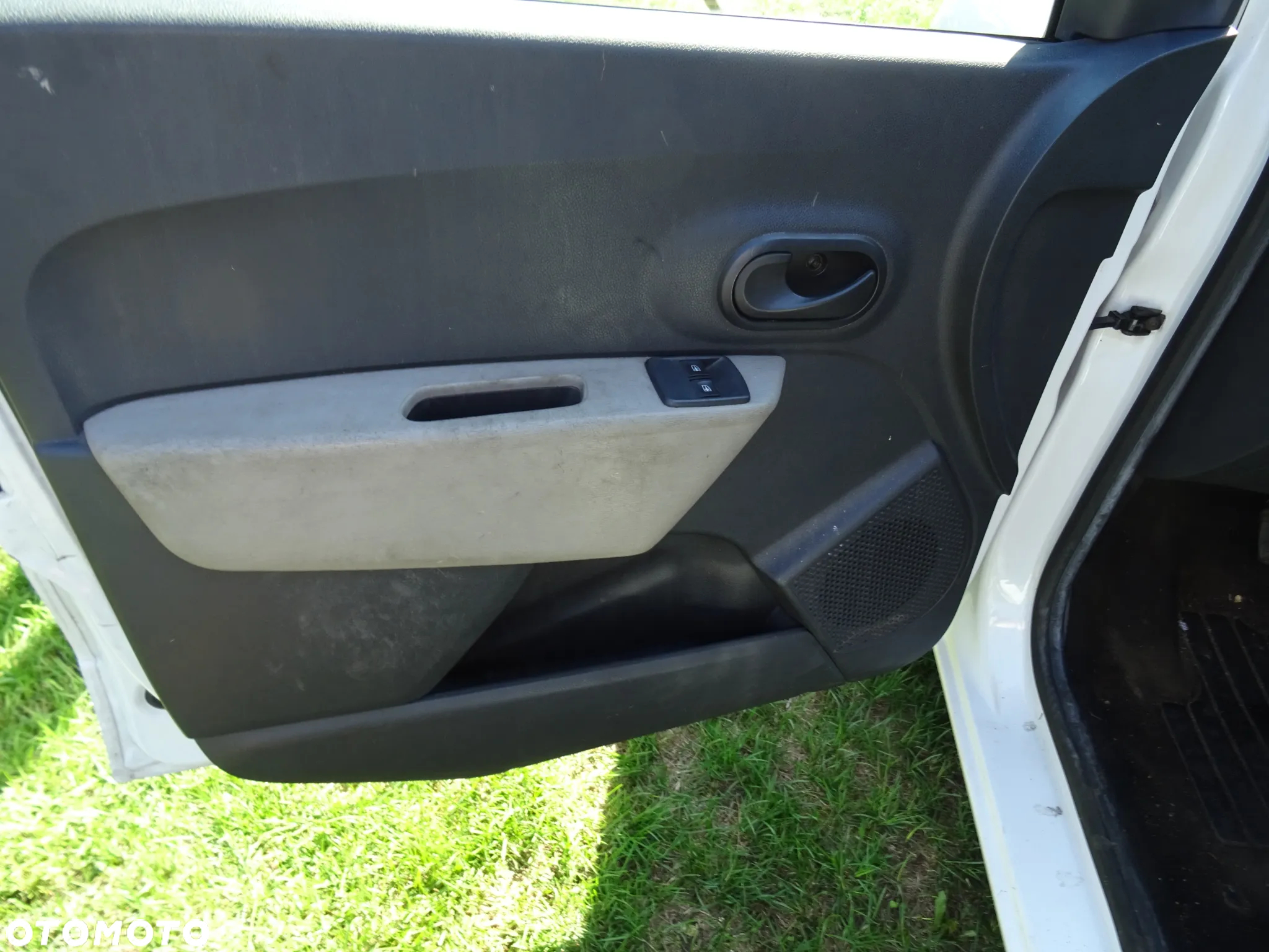 DACIA DOKKER LODGY PAS PRZEDNI GORNY BELKA POD ZDERZAK PRZEDNI TANIO DO REGENERACJI - 16