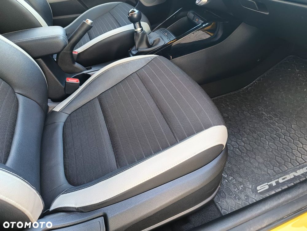 Kia Stonic 1.2 L - 13