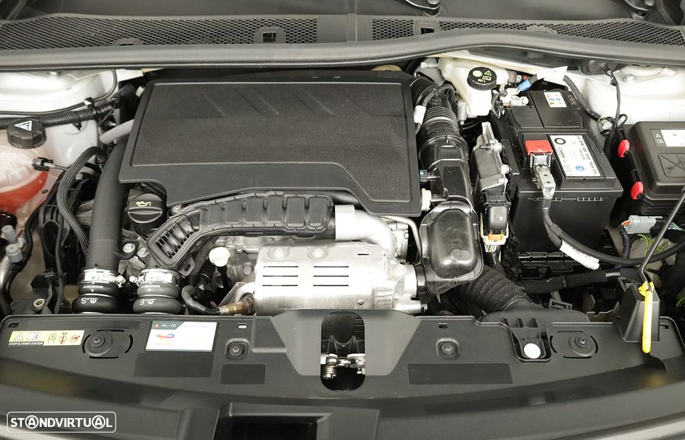 Peugeot 2008 1.2 PureTech Allure EAT8 - 24