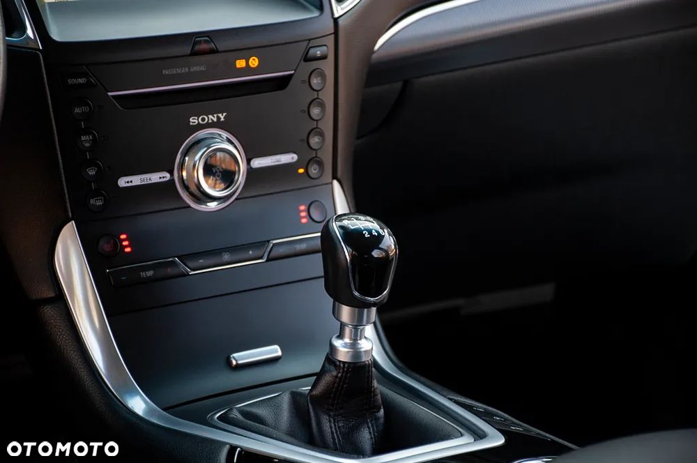 Ford Edge 2.0 TDCi 4x4 Titanium - 33