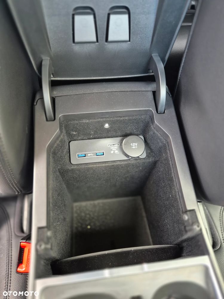 Jaguar E-Pace 2.0 i4D FWD SE - 32