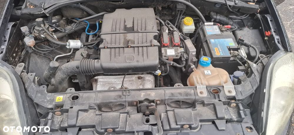 Fiat Punto Evo 1.4 8V Estiva Blue&Me Euro5 - 18