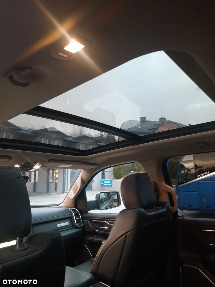 RAM 1500 5.7 Crew Cab Laramie - 22